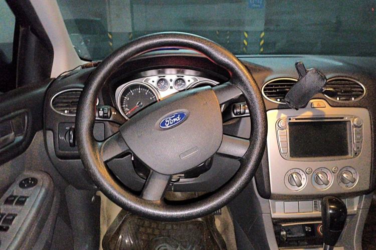 Used Ford Focus 2012 Hatchback Classic 1.8L Automatic Base Model Steering Wheel
