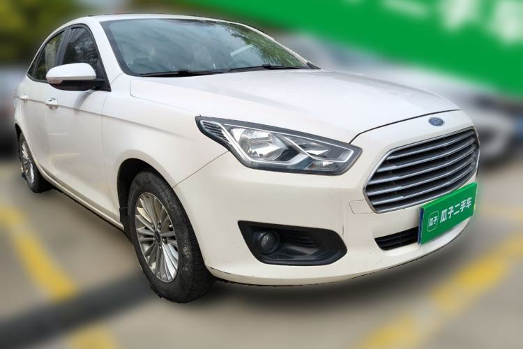 Used Ford Escort 2015 1.5L Automatic Comfort Edition Front Right 45 Deg