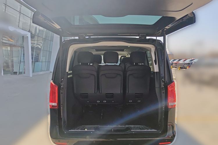 Used Mercedes-Benz V-Class 2020 V 260 Avantgarde Edition Trunk