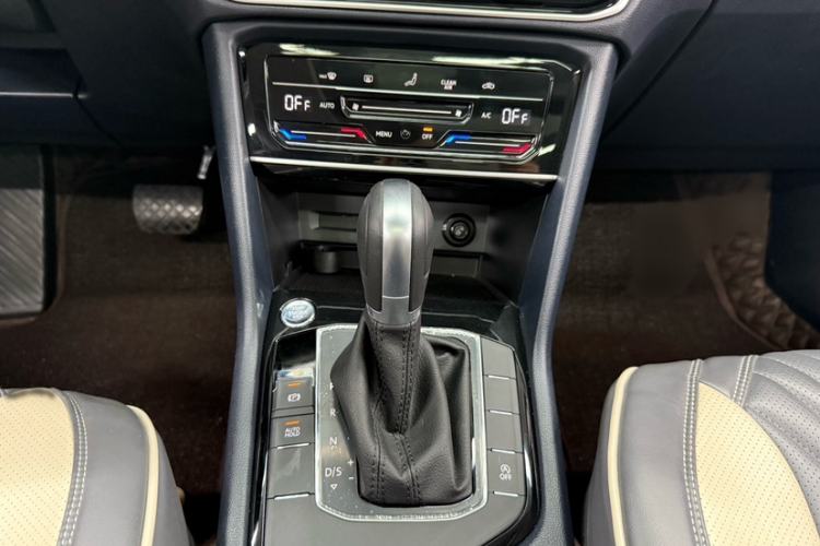 Used Volkswagen Tharu 2024 300TSI Two-Wheel-Drive Moonlight Edition Gear Lever