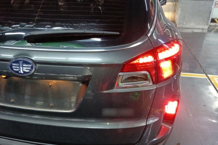 Used Bestune X80 2013 2.0L manual luxury version