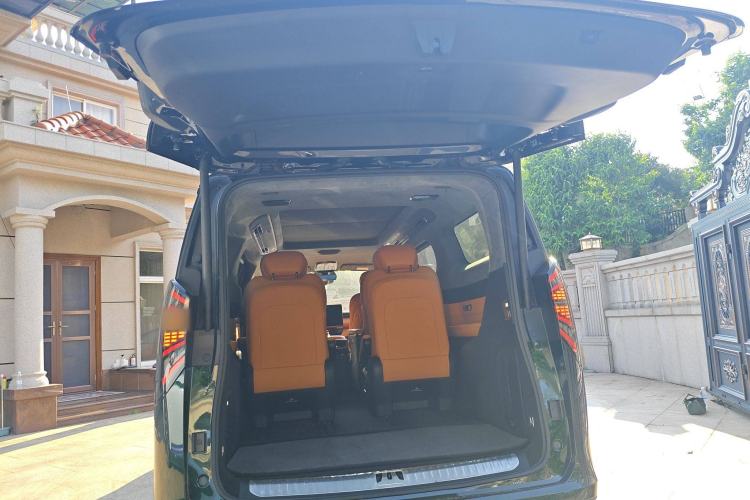 Used Geely Galaxy LEVC L380 2024 140-Degree 6-Seater All-Wheel-Drive Ultra