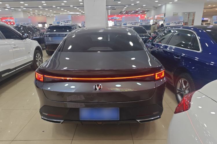 Used CHANGAN Eado 2025 Blue Whale 1.5T 500Bar Prestige Model Exterior 4