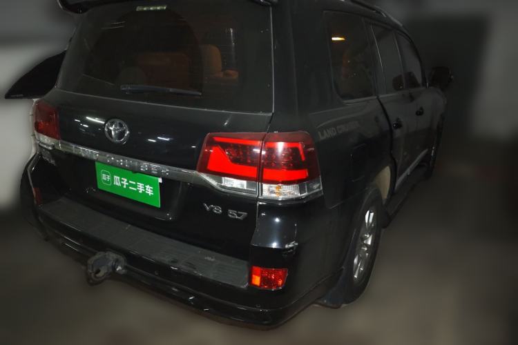 Used Toyota Land Cruiser 2021 5.7L VX-R Middle East