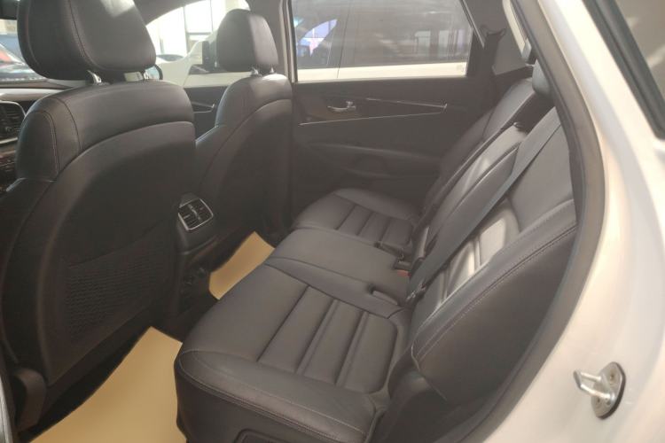 Used Kia Sorento 2015 Sorento L 2.4L Gasoline 4WD Elite Edition 7 Seats China IV Standard
