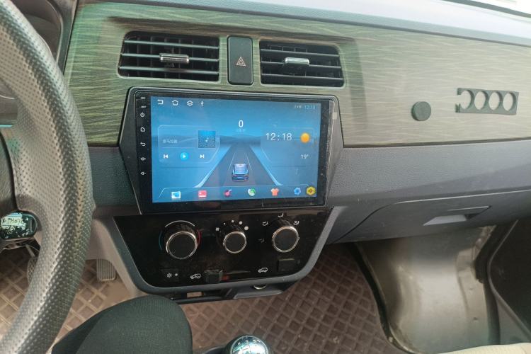 Used Jinbei Hiace X30 2023 1.5L Super-Enjoyment Van 2/5 Seats Non-Air-Conditioned Version SWC15M
