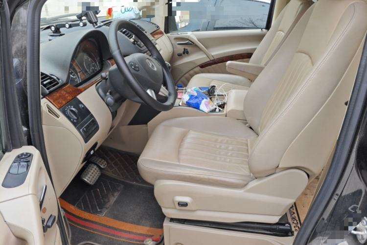 Used Mercedes-Benz Viano 2014 3.5L Premier Edition Left Front Seat