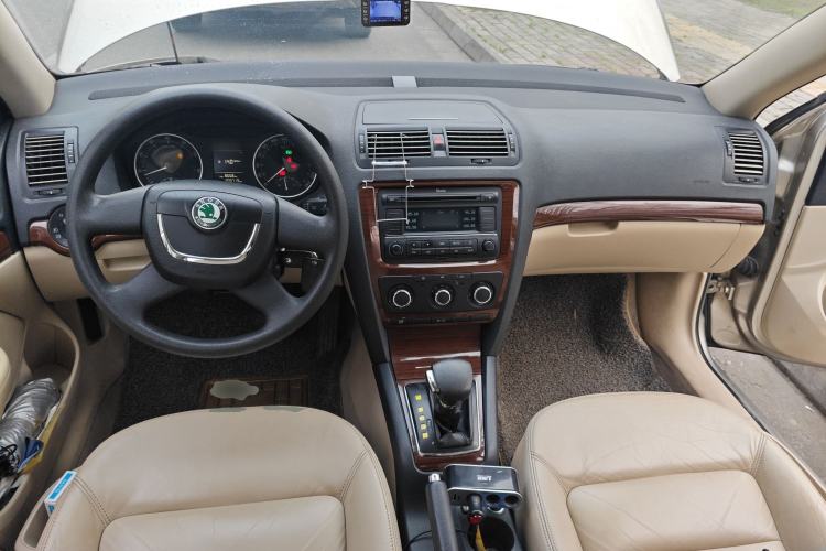 Used Skoda Octavia 2010 2.0L Automatic Yijun Edition