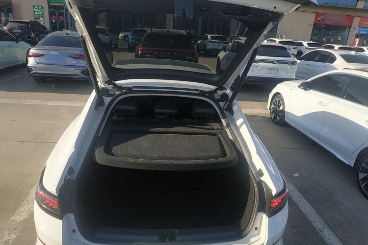 Used Volkswagen Lamando 2022 Lavida L 280TSI DSG Cool & Spicy Edition Trunk