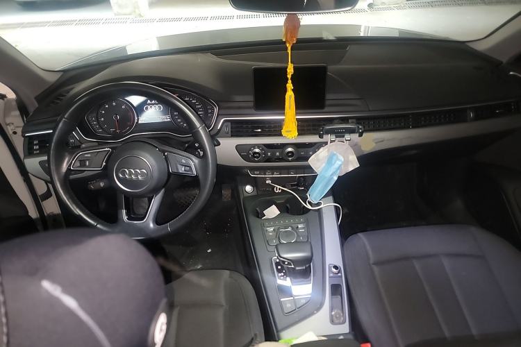 Used Audi A4L 2019 40 TFSI Ambition Version China V Center Console