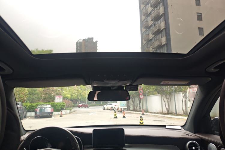 Used Mercedes-Benz GLC 2018 Facelift GLC 260 4MATIC Luxury Edition
