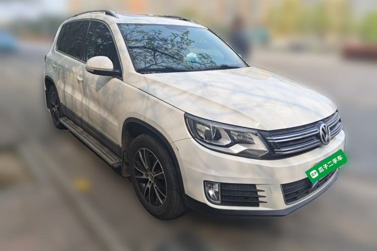 Used Volkswagen Tiguan 2016 300TSI Automatic Two-Wheel Drive Luxury Edition Front Right 45 Deg