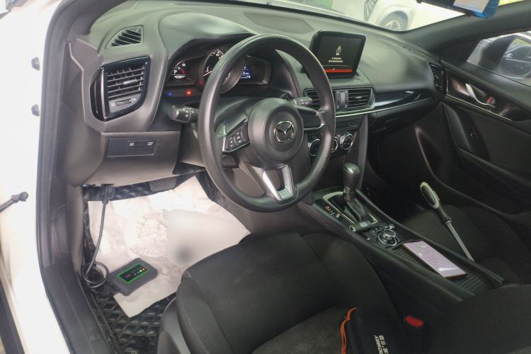 Used Mazda CX-4 2020 2.0L Automatic Two-Wheel Drive Blue Sky Dynamic Edition Center Console