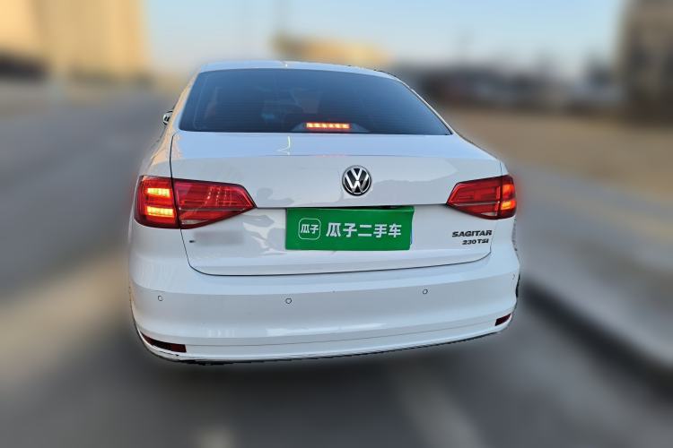 Used Volkswagen Sagitar 2015 230TSI Automatic Luxury Model
