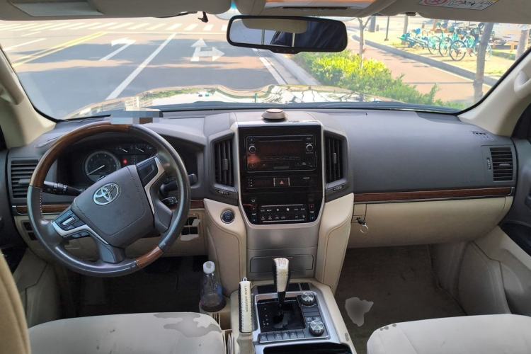 Used Toyota Land Cruiser 