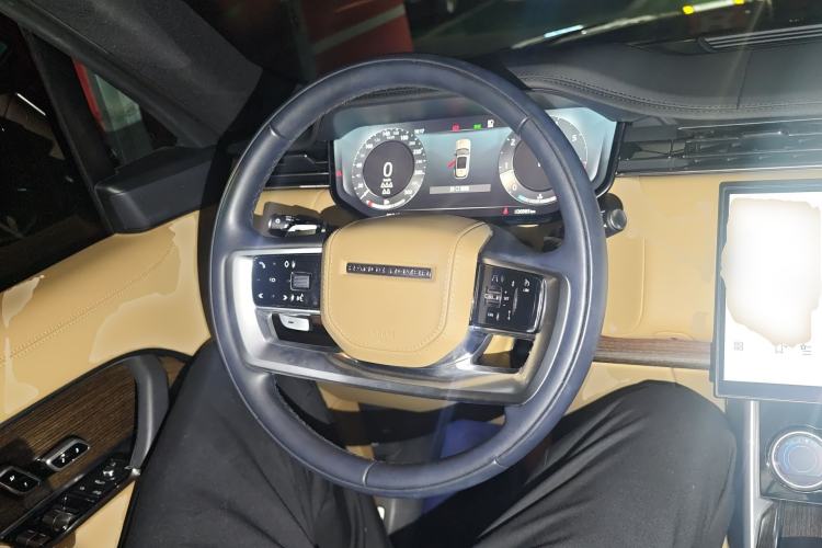 Used Land Rover Range 2023 3.0 L6 400 PS Prestige Seven-Seater Extended Version Steering Wheel