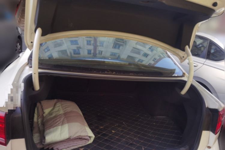 Used Volkswagen Lamando 2015 230TSI DSG Fashion Edition
