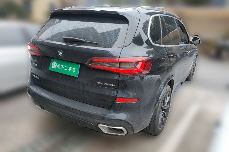 Used BMW X5 2022 xDrive 30Li Luxury M Sport Package
