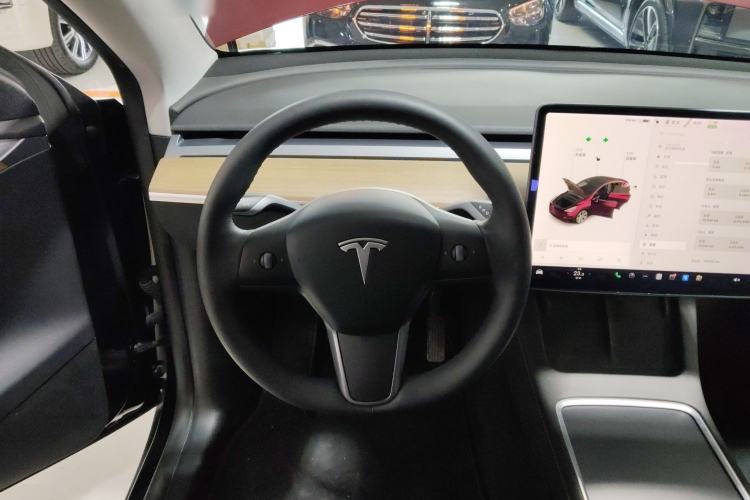 Used Tesla Model Y 2021 Long-Range All-Wheel-Drive Version
