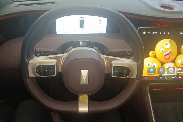 Used Avatr 11 2023 Harmony 90-degree Rear-wheel Drive Edition Steering Wheel