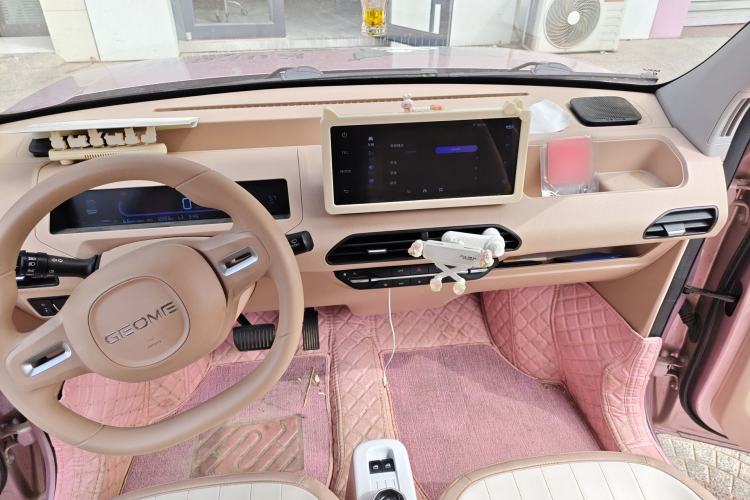 Used Geely Galaxy Panda 2024 Panda Mini 200km Dragon Edition Center Console