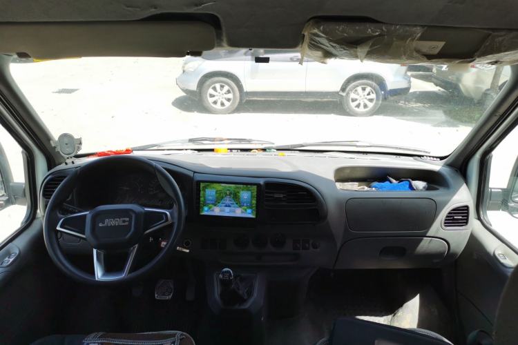 Used JMC Transit 2017 2.8T Commercial Version Long Wheelbase Mid-Roof 6/7/8-Seater JX493 Center Console