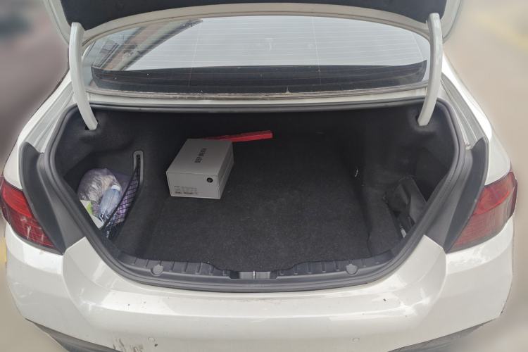 Used BMW 5 Series 2014 528Li Leading Model Trunk