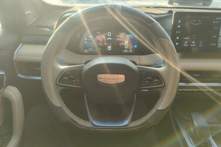 Used Geely Auto Haoyue L 2023 2.0T DCT Flagship Version
