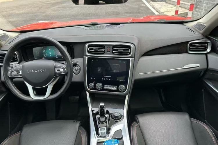 Used Lynk & Co 01 2019 2.0T Four-Wheel Drive Genie Pro Version China VI Standard Center Console