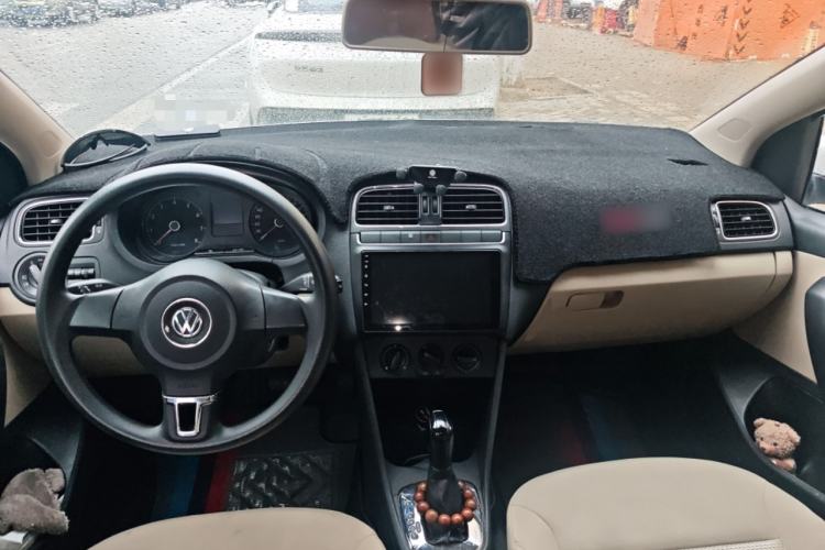 Used Volkswagen Polo 2011 1.4L Automatic ZhiShang Version Center Console