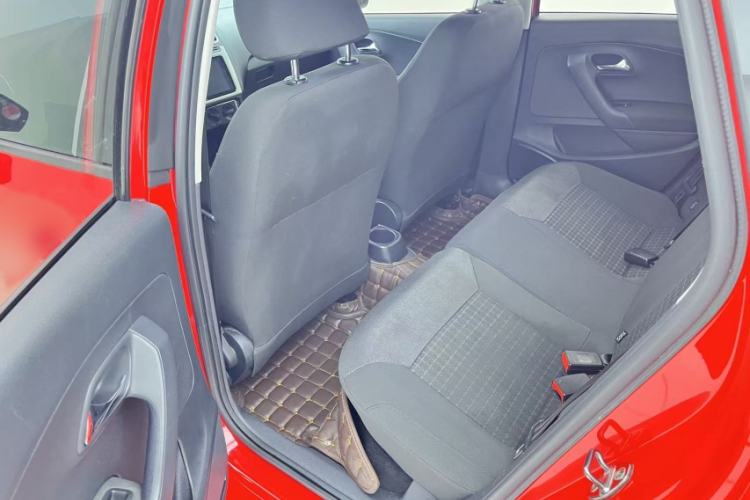 Used Volkswagen Polo 2016 1.6L Automatic Comfort Model
