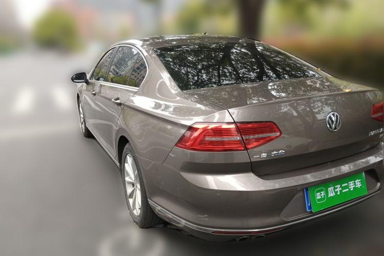 Used Volkswagen Magotan 2017 330TSI DSG Leading Model
