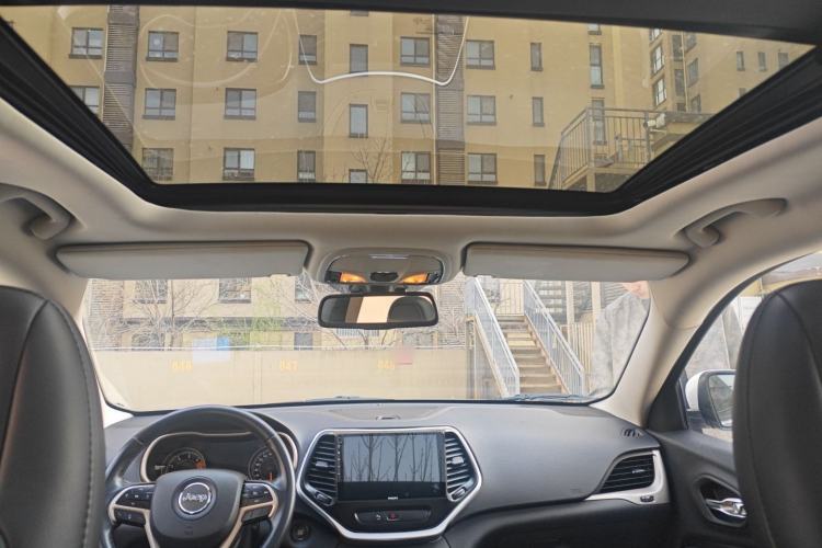 Used Jeep Cherokee 2017 2.0L Superior Edition