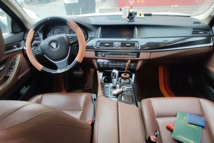 Used BMW 5 Series 2014 528Li Leading Model
