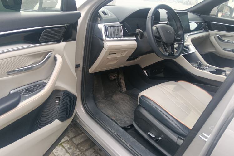 Used BYD Song PLUS New Energy 2024 HONOR Edition DM-i 71km Luxury Model Driver Seat