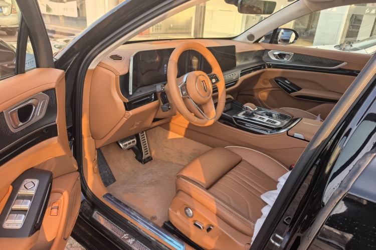 Used Hongqi H9 2025 Model Facelifted 2.0T Two-Wheel Drive Flag-Style Luxury Business Edition, 5 Seats