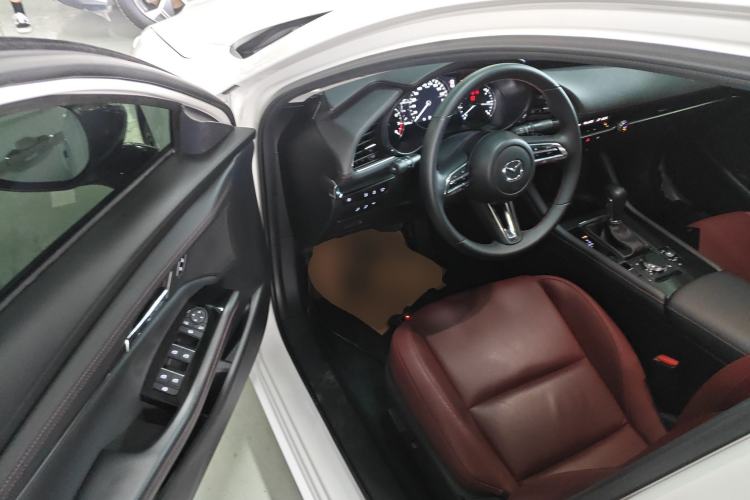 Used Mazda 3 Axela 2023 2.0L Automatic ZhiZhen Edition Driver Seat