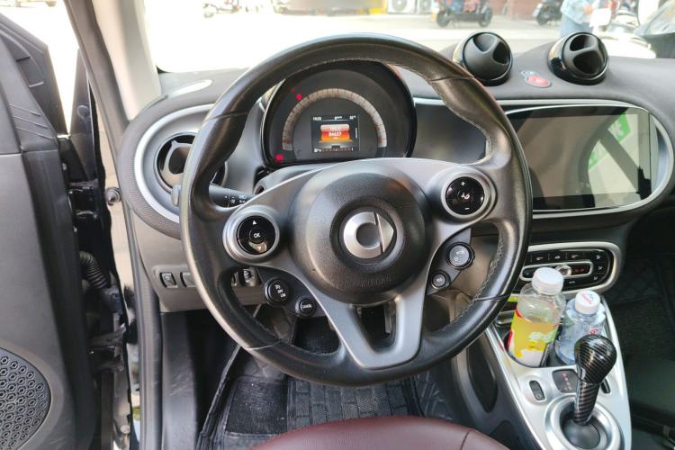 Used smart fortwo 2015 1.0L 52 kW Hardtop Passion Edition Steering Wheel