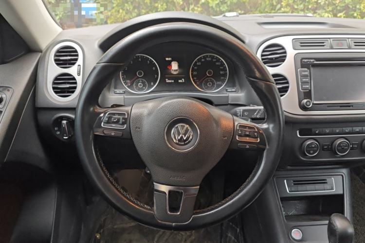 Used Volkswagen Tiguan 2015 1.8TSI Automatic Two-Wheel Drive Luxury Model Steering Wheel