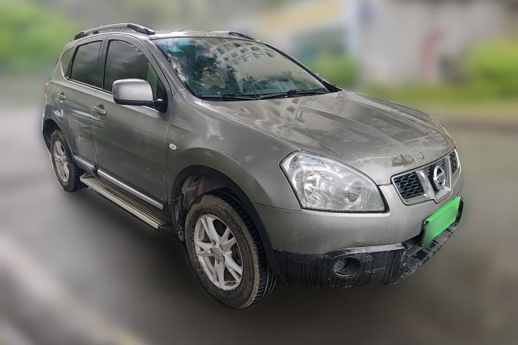 Used Nissan Qashqai 2010 20S Fire 6MT 2WD Front Right 45 Deg