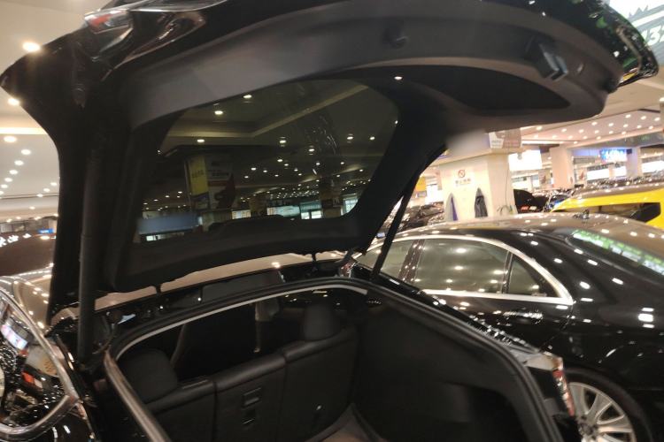 Used Tesla Model Y 2022 Long-Range All-Wheel-Drive Version Trunk