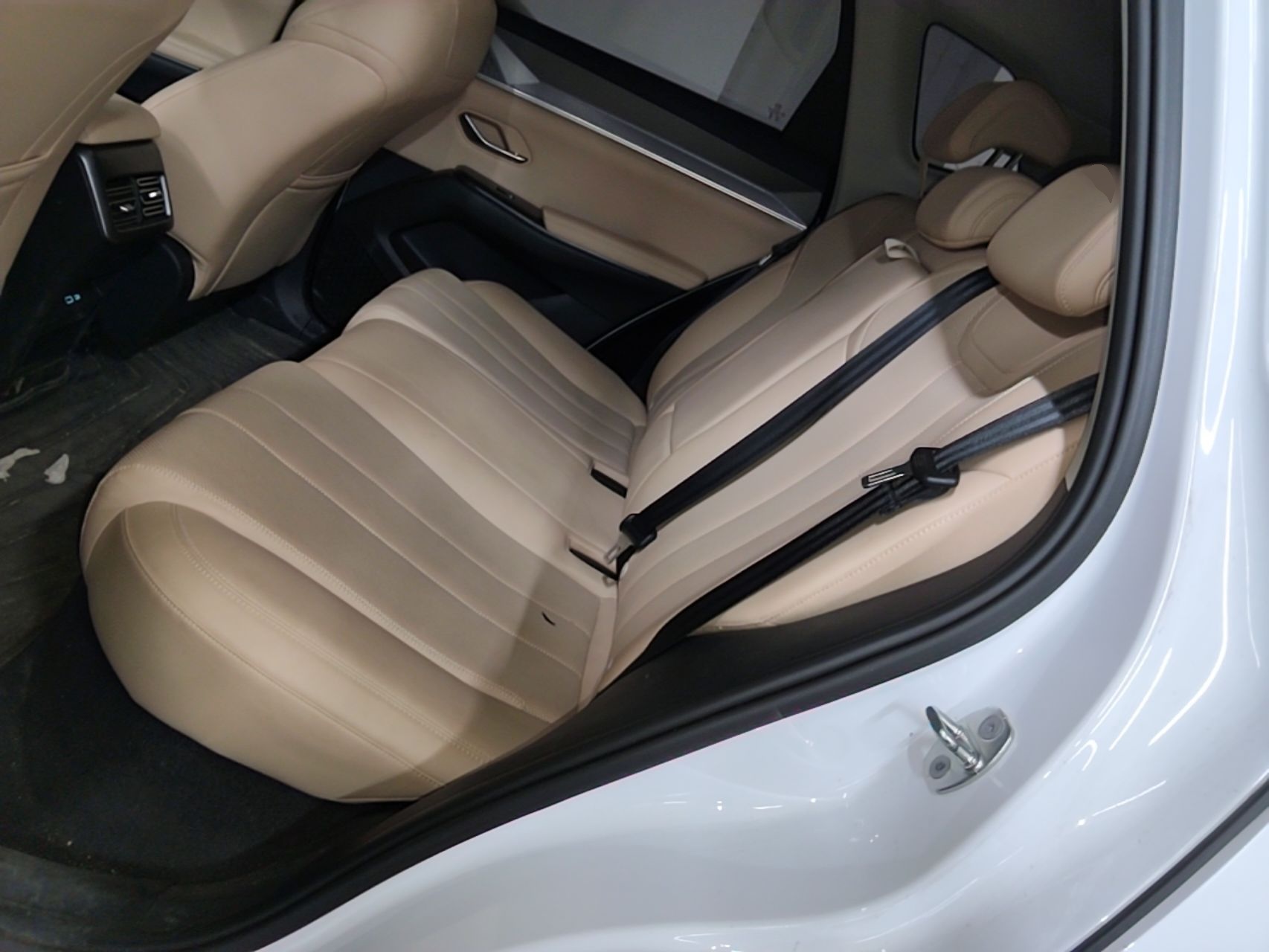 BYD Song Pro New Energy 2025 Second-Generation DM-i 75KM Leading Edition — снимка 20