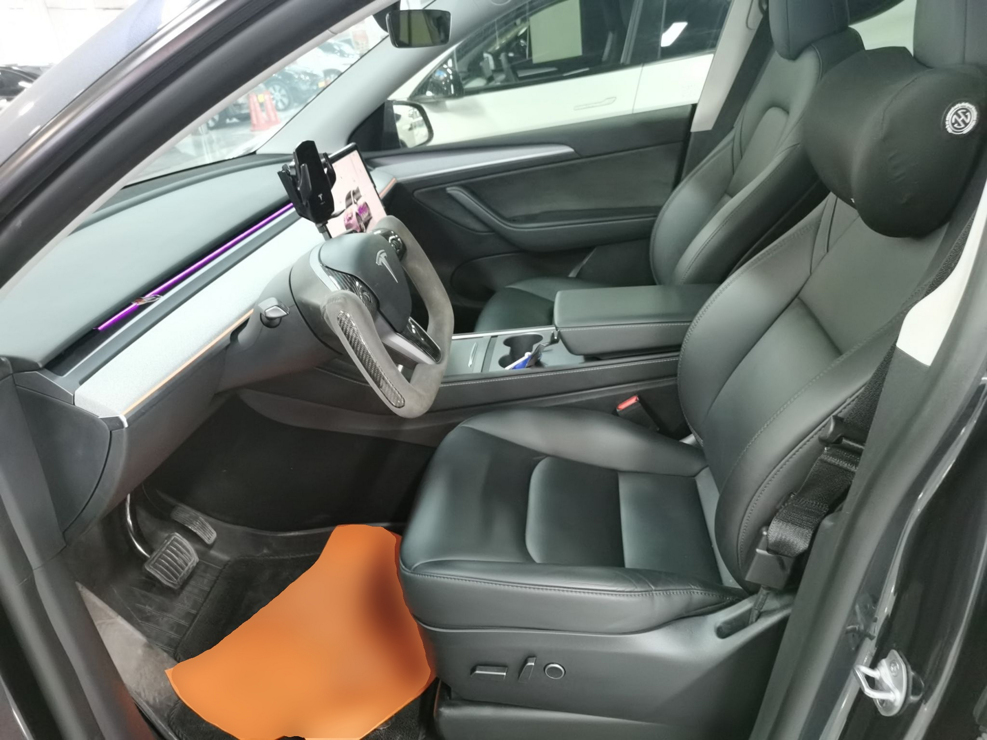 Переднее сиденье в автомобиле