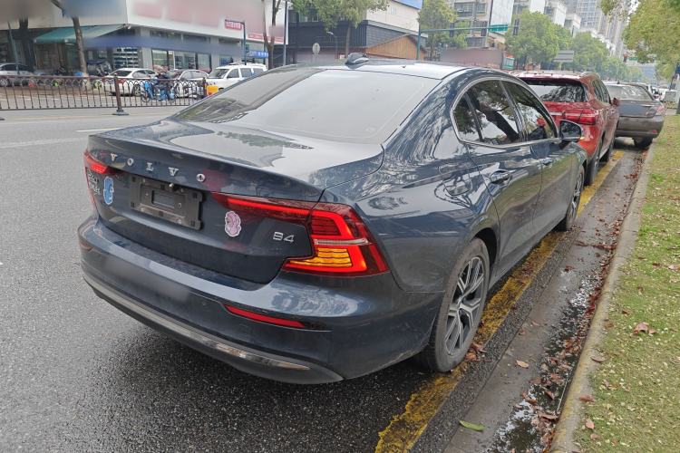 Used Volvo S60 2023 B4 Zhiyi Luxury Edition
