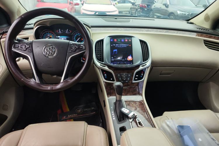 Used Buick LaCrosse 2013 2.4L SIDI Leading Comfort Version Center Console