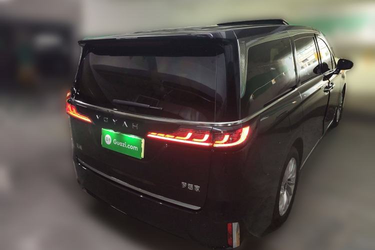 Used VOYAH Dream 2024 PHEV Extended-Range Premium Edition Rear Right 45 Deg