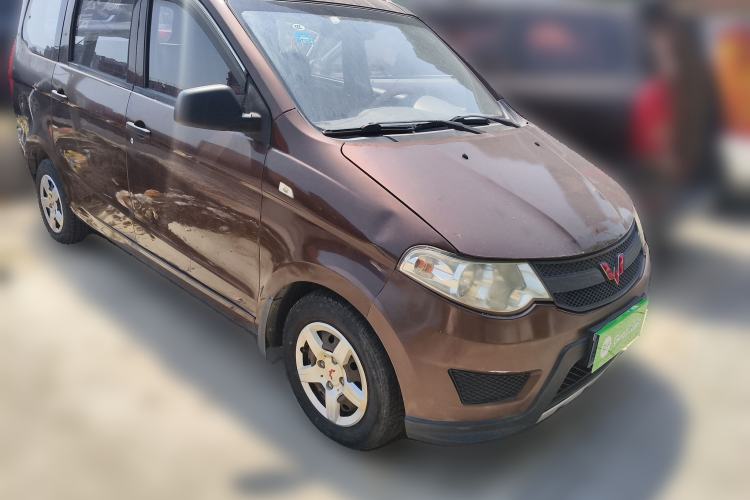 Used Wuling Hongguang 2015 1.5L S Basic Version China V Standard Front Right 45 Deg