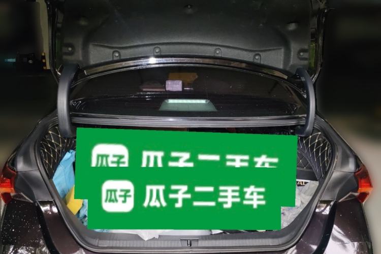 Used Toyota Avalon 2019 Dual-Engine 2.5L XLE Prestige Version China VI Standard Trunk