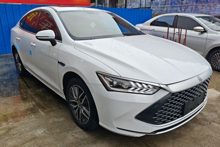 Used BYD Qin PLUS 2021 DM-i 120KM Prestige Model Front Right 45 Deg