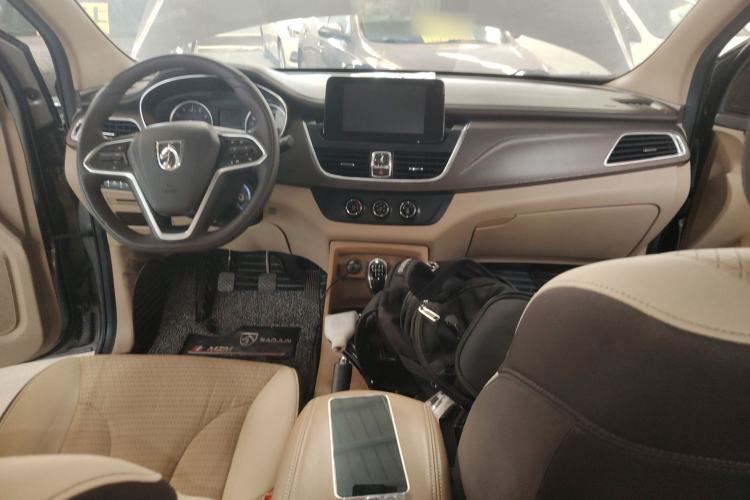 Used Baojun 730 2017 1.5T Manual Fashion Version 7 Seats China V Emission Standard